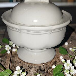 Mikasa F9000 White Pedestal Sugar Bowl w Lid Malaysia Vintage